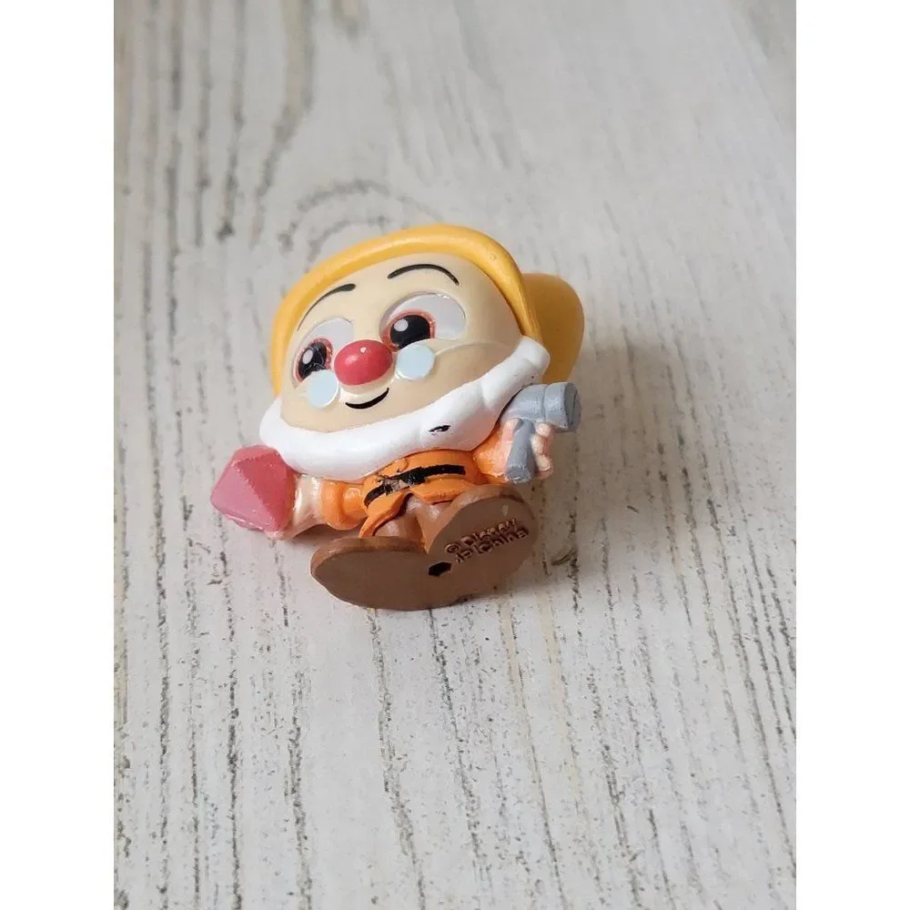 Doorables doc seven dwarfs mini snow‎ white toy figure